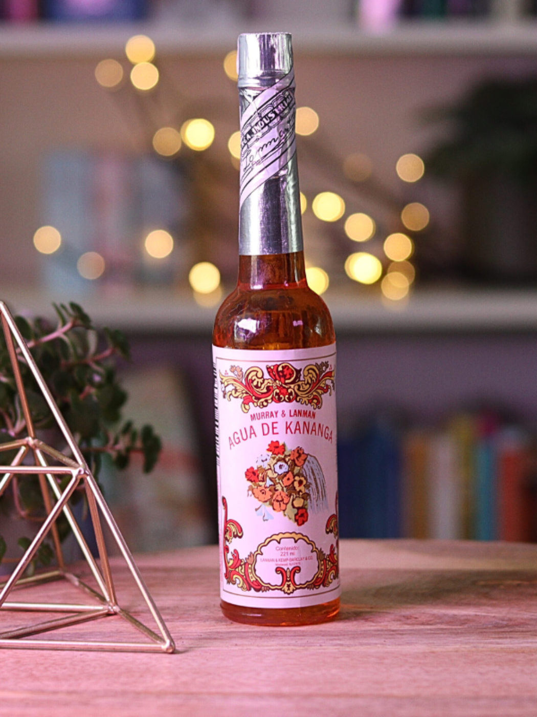 Agua de florida kananga water 221 ml Abundance & Prosperity Rituals ( Bijv Spirituele Badjes)
Het aantrekken en of activeren van je Sensual &amp; Sexual Energy
Money drawing Rituals
Het activeren van Inner- Peace ( dus heerlijk bij een Self-Care Ritual)
Sacral Chakra werk