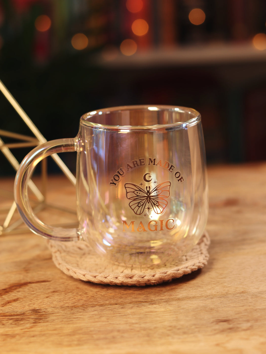 Glow-in-the-dark mok met magische quote — laat jouw inner witch stralen, zelfs in het donker.