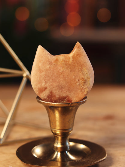 Zachte Pink Amethist gesneden in katvorm — intuïtief, speels & beschermend in je sacred space.
