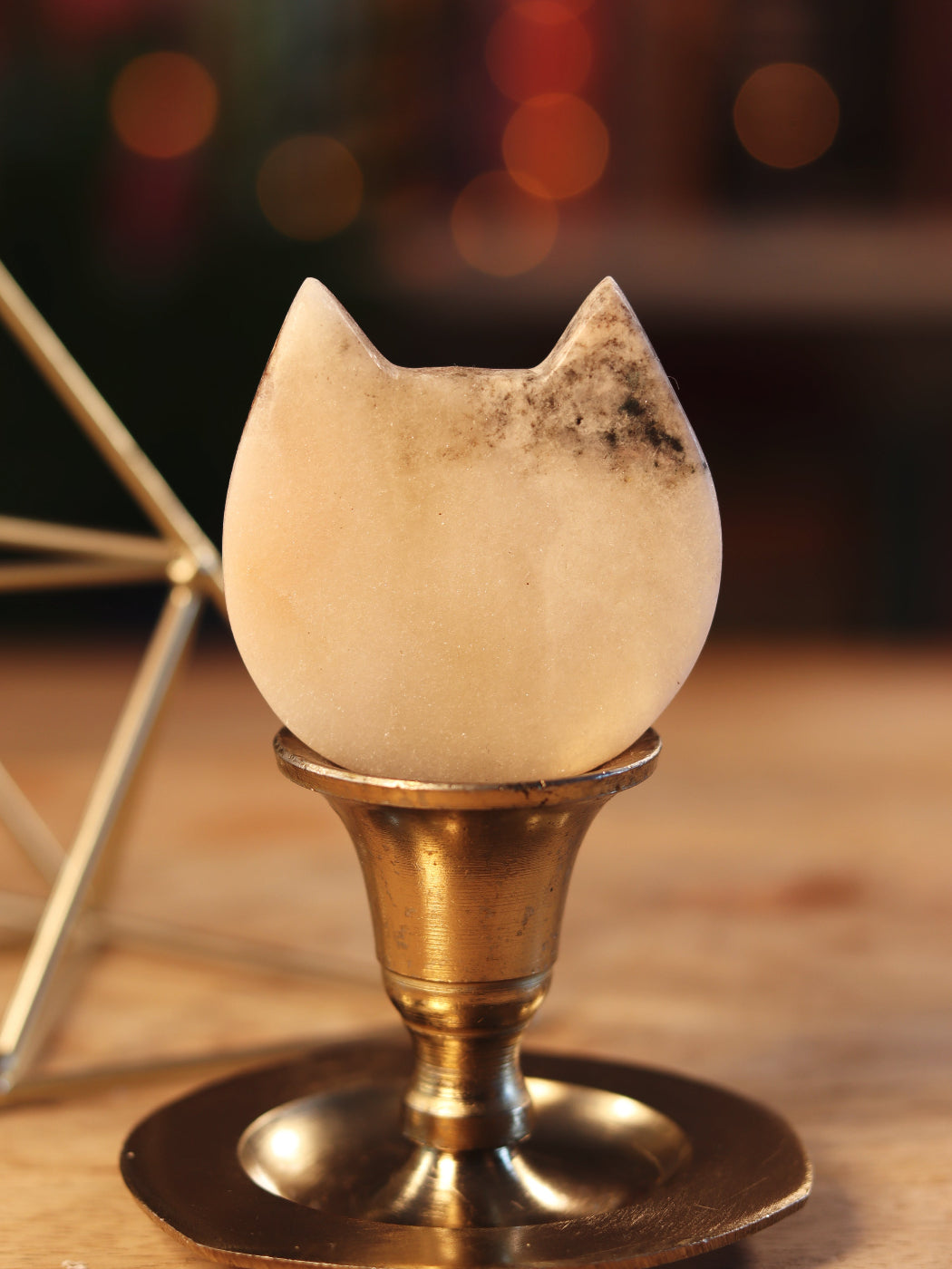 Zachte Pink Amethist gesneden in katvorm — intuïtief, speels & beschermend in je sacred space.