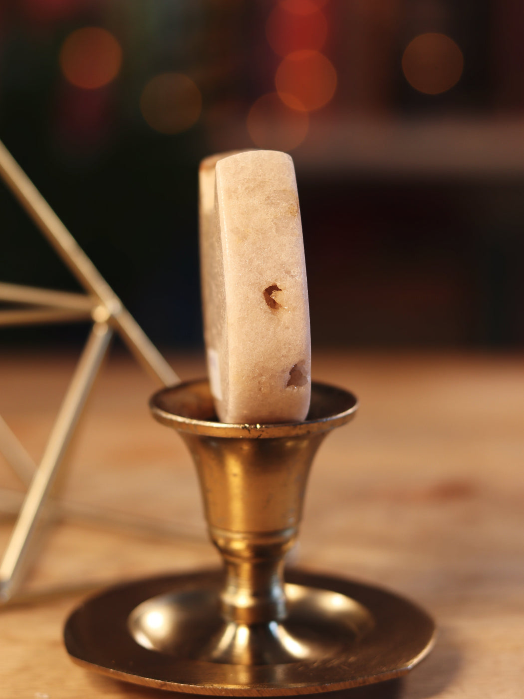 Zachte Pink Amethist gesneden in katvorm — intuïtief, speels & beschermend in je sacred space.