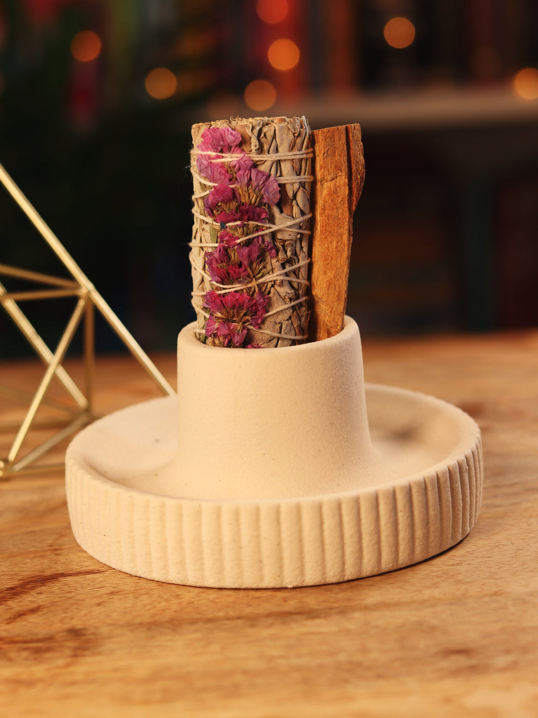 Keramieken smudge kom — voor het veilig branden van smudge sticks, kruiden of hars.